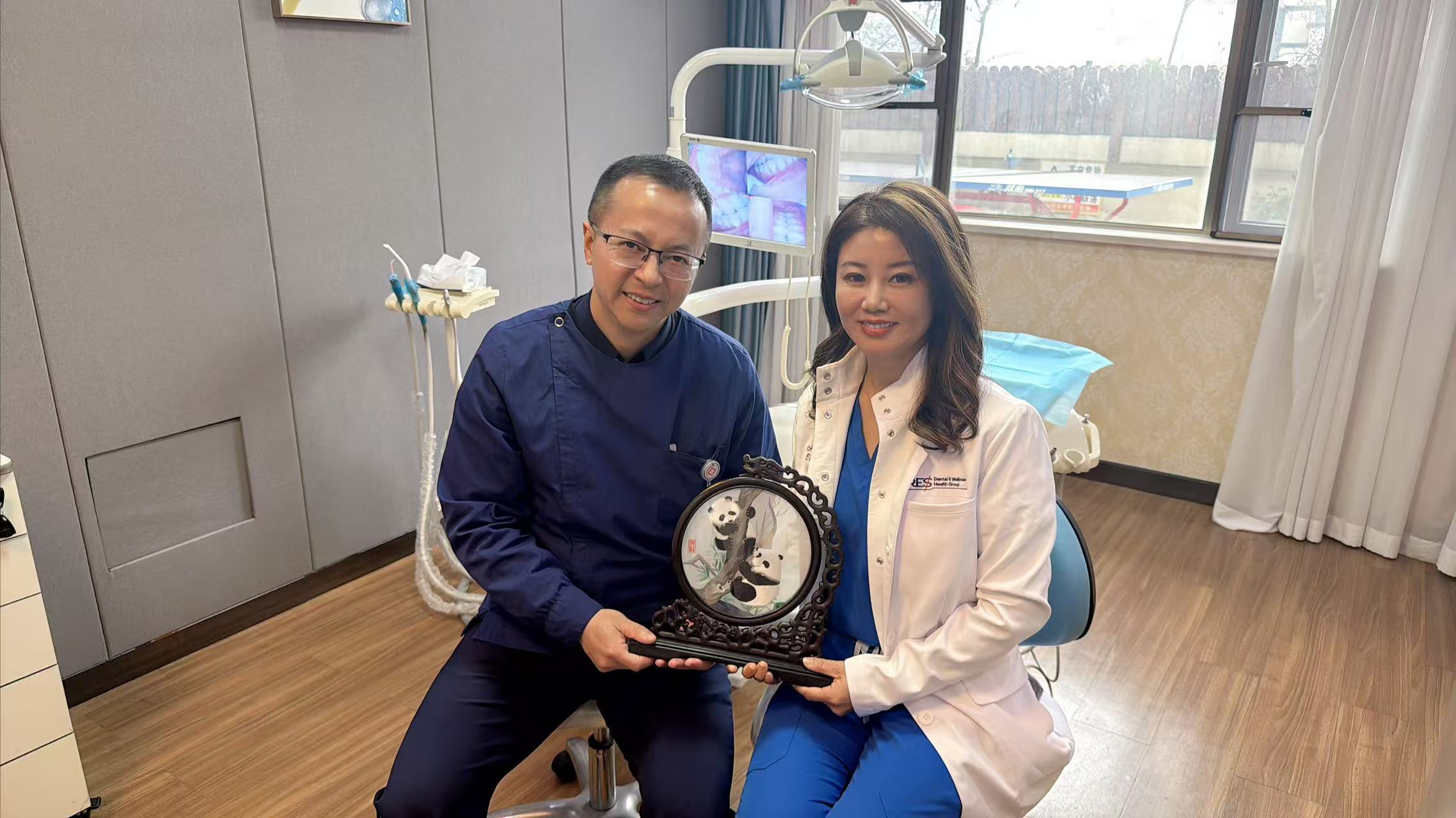 Emeishan Dental partnership gift exchange